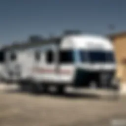 Exquisite Exterior Design of Coachmen Apex 208BHS